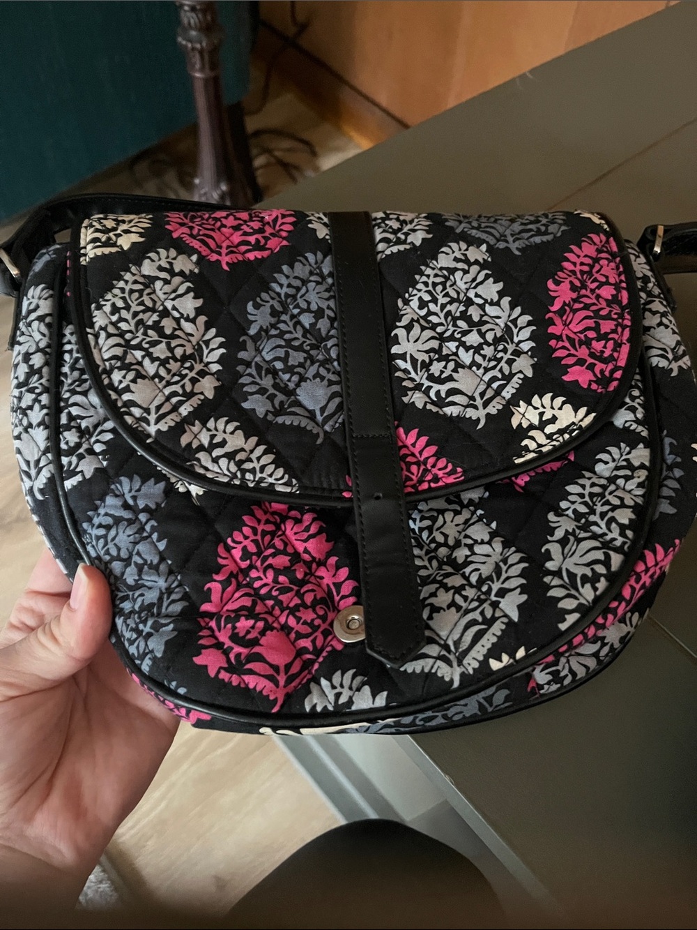 Vera Bradley Floral Quilted Shoulder Bag in Black Pink / wallet lot - Picture 4 of 6